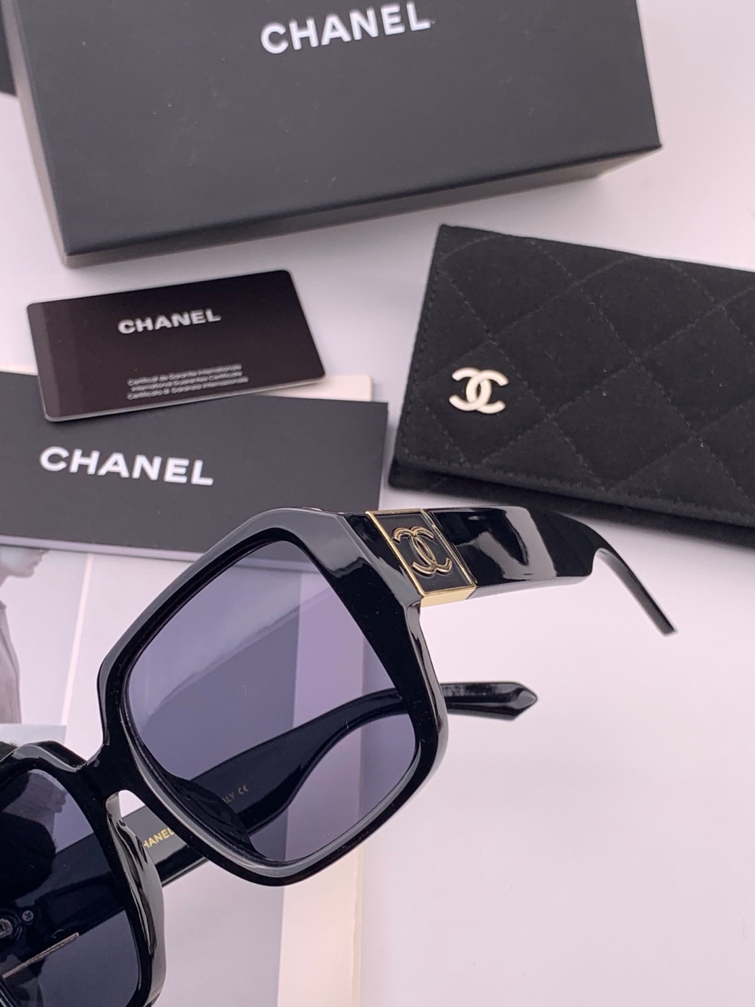 🔺CHANEL🔻官方早春新款，众多明星同款[色]香奈儿‼️‼️新款大框墨镜 ，🌈🌈宝丽来超清太阳镜🔝🔝型
