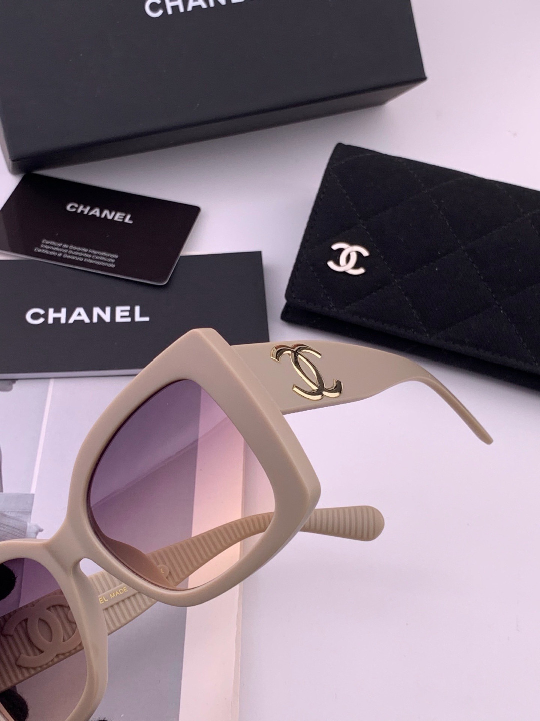 🔺CHANEL🔻官方早春新款，众多明星同款[色]香奈儿‼️‼️新款大框墨镜 ，🌈🌈宝丽来超清太阳镜🔝🔝型