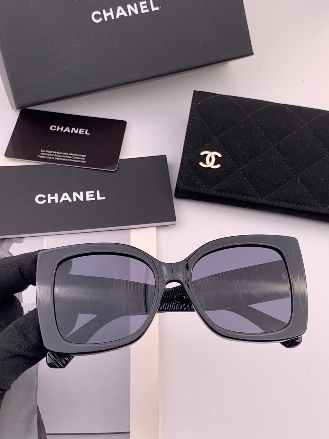 🔺CHANEL🔻官方早春新款，众多明星同款[色]香奈儿‼️‼️新款大框墨镜 ，🌈🌈宝丽来超清太阳镜🔝🔝型