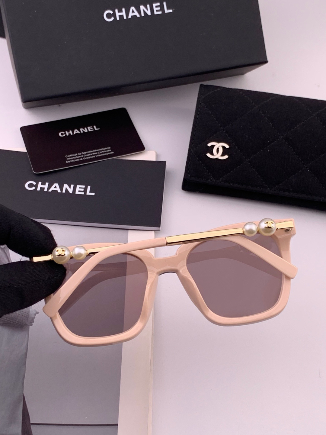 🔺CHANEL🔻官方早春新款，众多明星同款[色]香奈儿‼️‼️新款大框墨镜 ，🌈🌈宝丽来超清太阳镜🔝🔝型