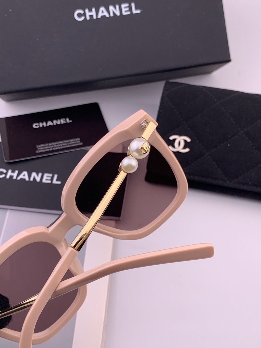 🔺CHANEL🔻官方早春新款，众多明星同款[色]香奈儿‼️‼️新款大框墨镜 ，🌈🌈宝丽来超清太阳镜🔝🔝型