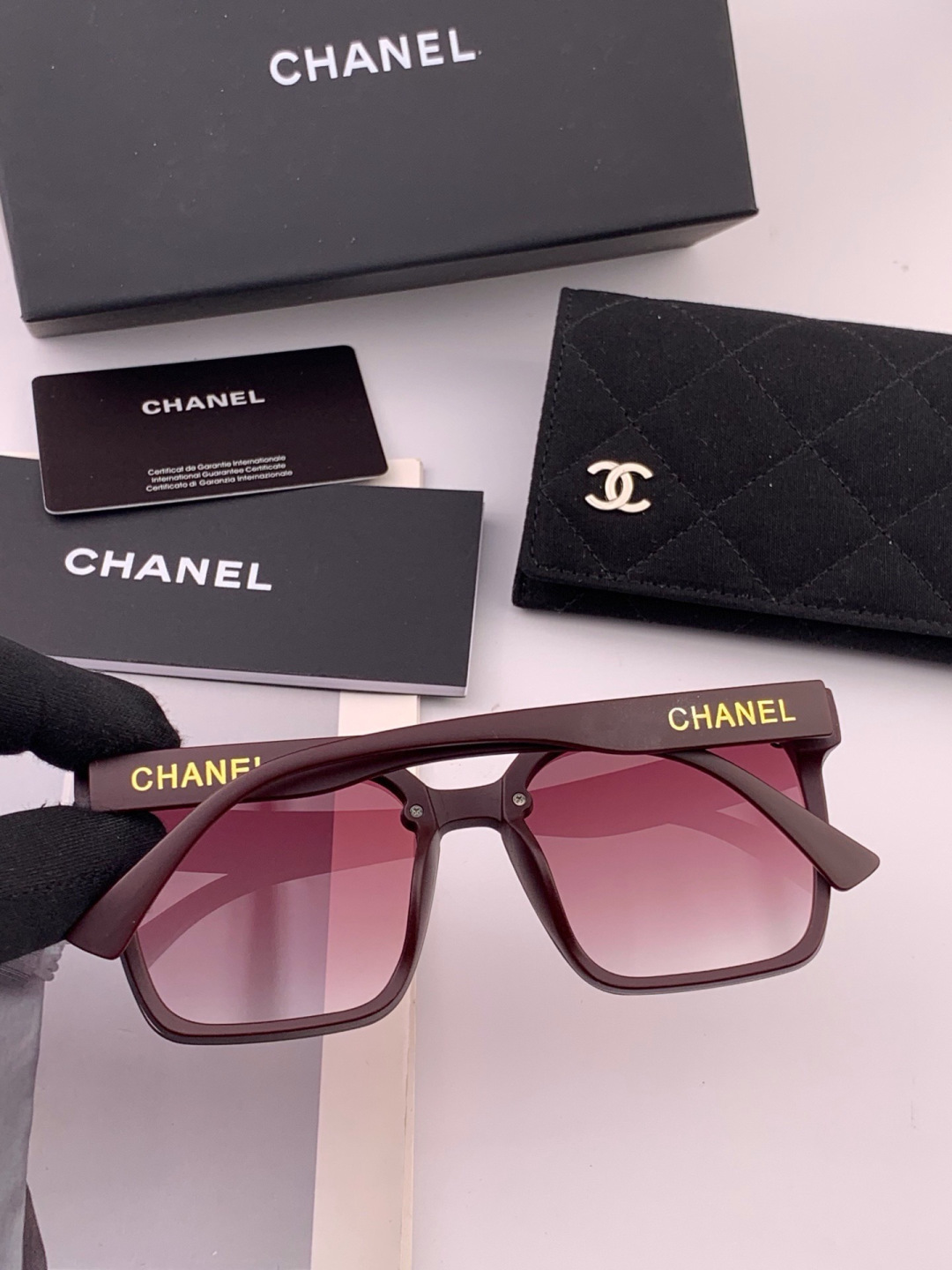 🔺CHANEL🔻官方早春新款，众多明星同款[色]香奈儿‼️‼️新款大框墨镜 ，🌈🌈宝丽来超清太阳镜🔝🔝型