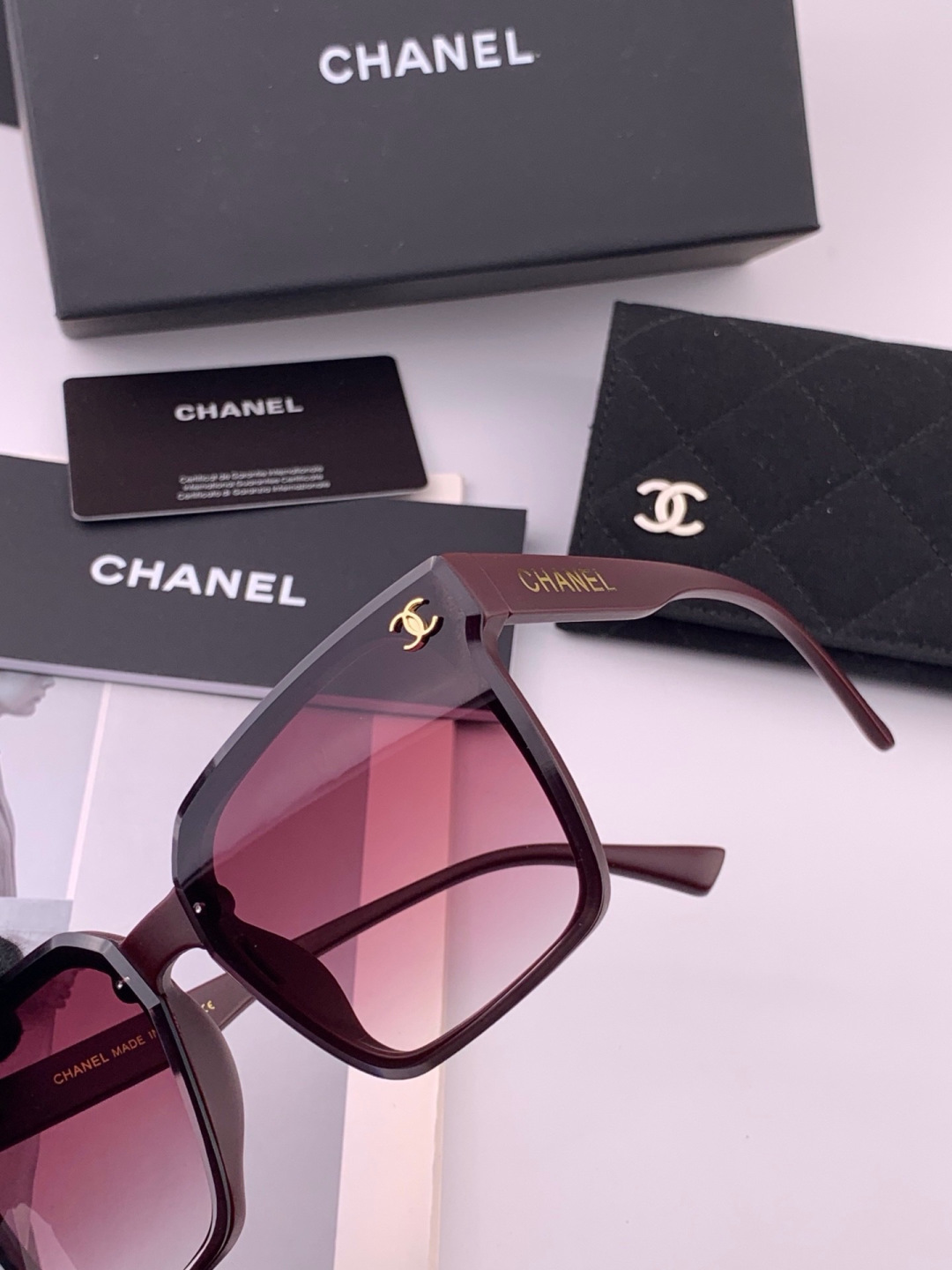 🔺CHANEL🔻官方早春新款，众多明星同款[色]香奈儿‼️‼️新款大框墨镜 ，🌈🌈宝丽来超清太阳镜🔝🔝型