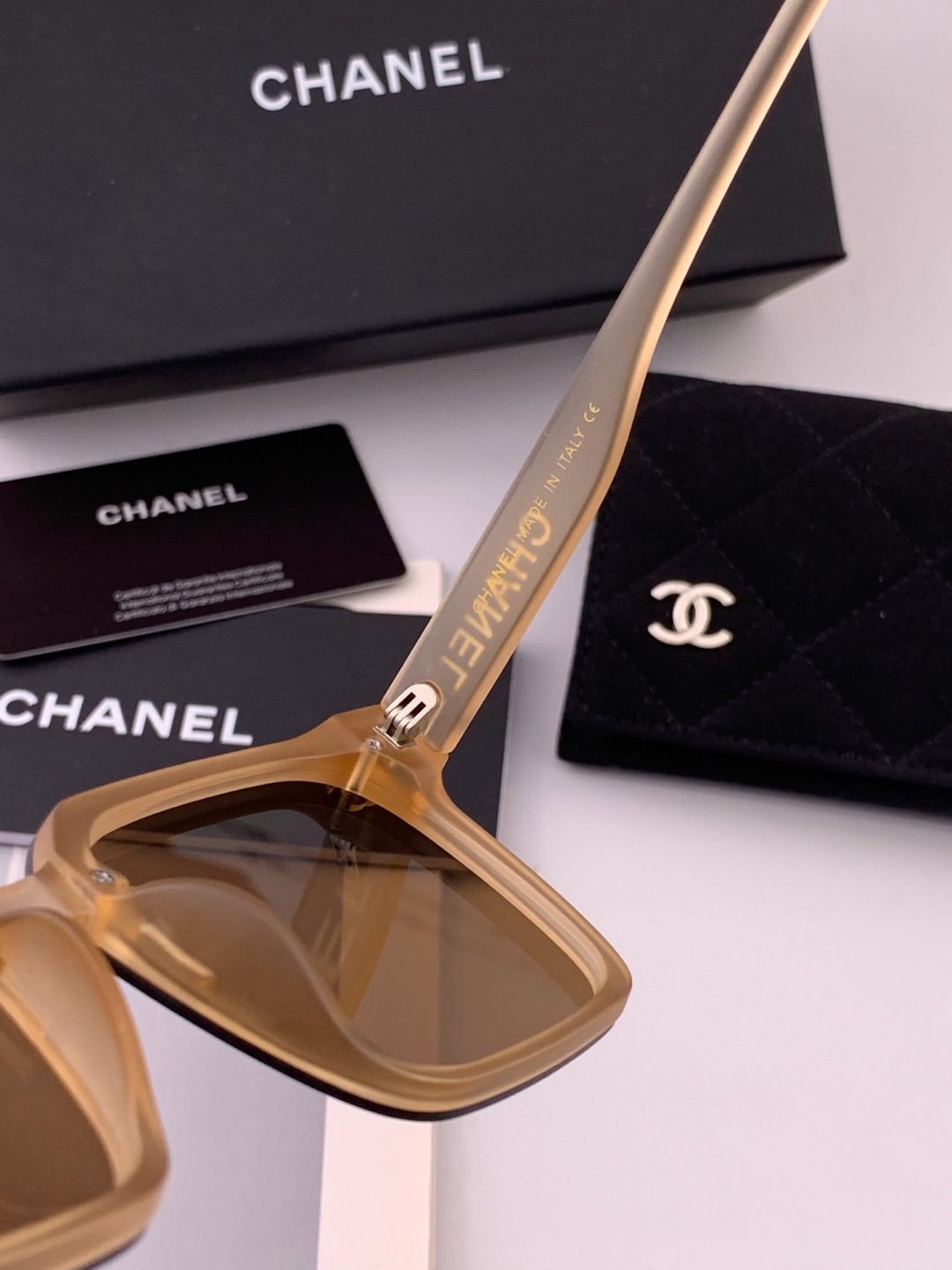 🔺CHANEL🔻官方早春新款，众多明星同款[色]香奈儿‼️‼️新款大框墨镜 ，🌈🌈宝丽来超清太阳镜🔝🔝型