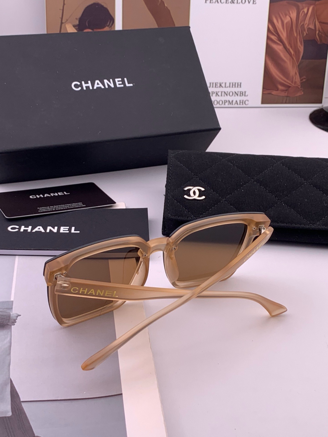 🔺CHANEL🔻官方早春新款，众多明星同款[色]香奈儿‼️‼️新款大框墨镜 ，🌈🌈宝丽来超清太阳镜🔝🔝型