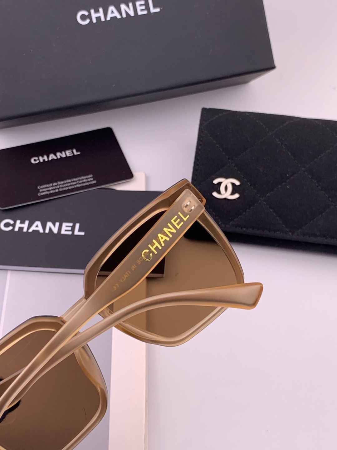 🔺CHANEL🔻官方早春新款，众多明星同款[色]香奈儿‼️‼️新款大框墨镜 ，🌈🌈宝丽来超清太阳镜🔝🔝型