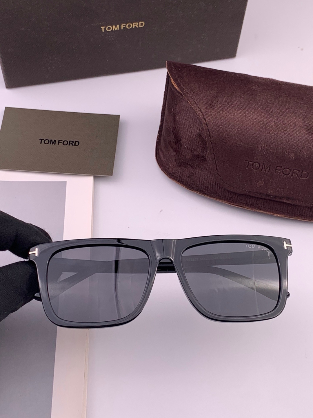 【TOMFORD】汤姆福特 爆款来袭！经典火爆作品 重磅出击 ！超经典偏光眼镜，时刻展现时尚大牌风范！我