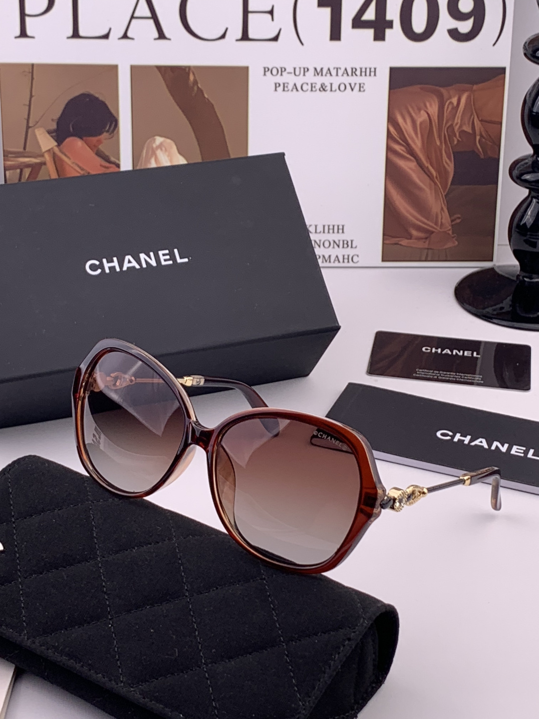 新品CHANEL 香奈儿太阳镜以独特魅力和前卫风格诠释春夏最新眼镜，质感超好佩带舒适 型号：CH042