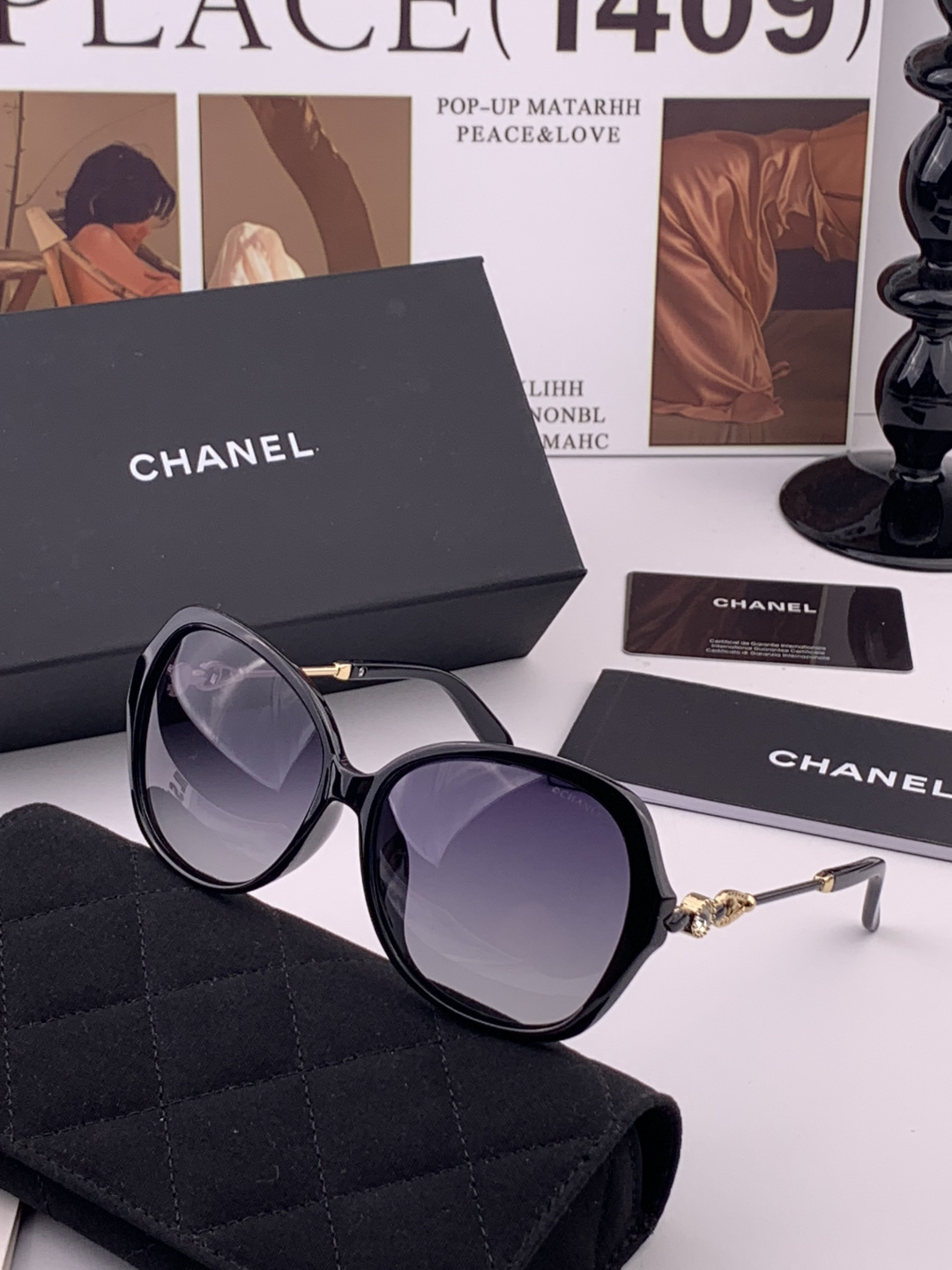 新品CHANEL 香奈儿太阳镜以独特魅力和前卫风格诠释春夏最新眼镜，质感超好佩带舒适 型号：CH042