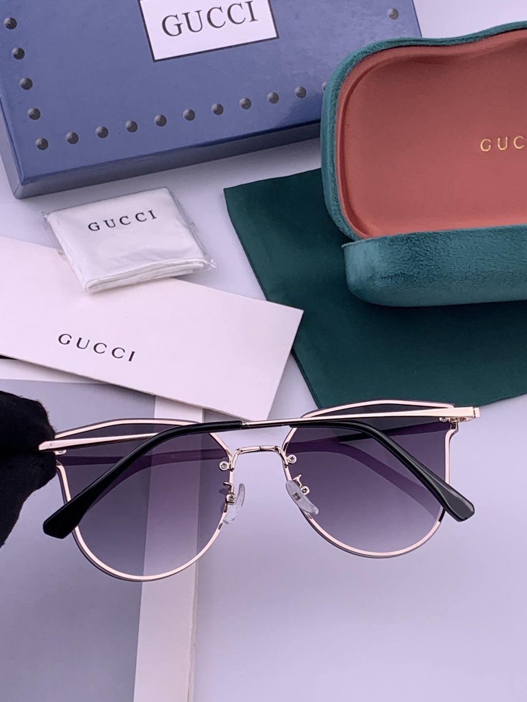 GUCCI 开春新款 最新款无框太阳镜 各路网红纷纷带起气场满分‼️ 俏皮甜美.上脸效果更佳.金属质感超
