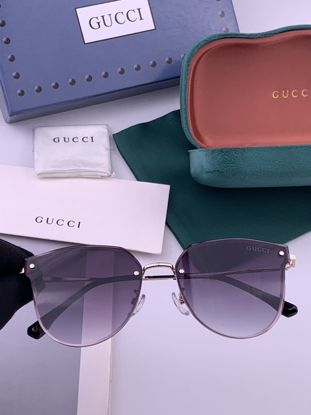 GUCCI 开春新款 最新款无框太阳镜 各路网红纷纷带起气场满分‼️ 俏皮甜美.上脸效果更佳.金属质感超