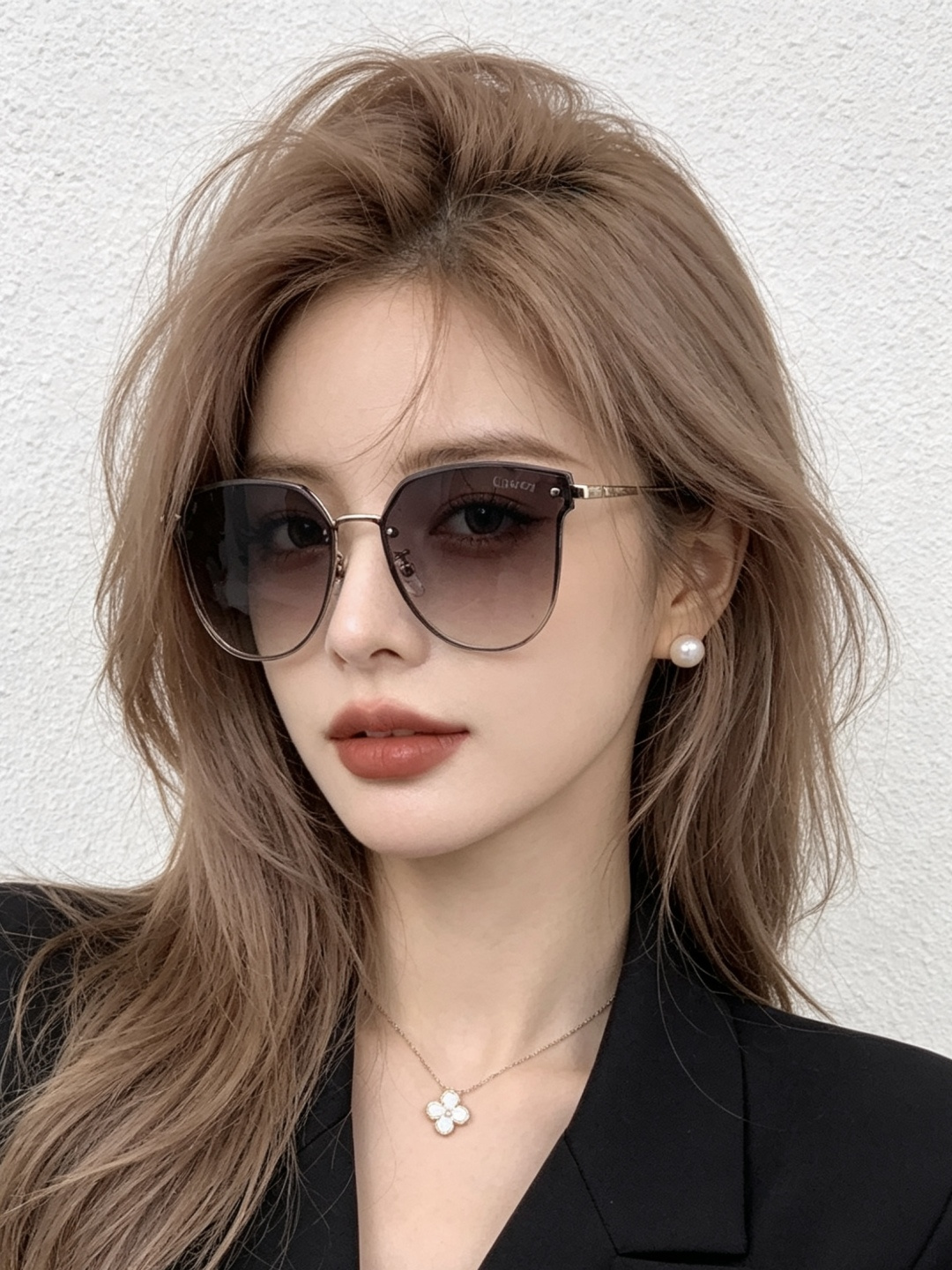 GUCCI 开春新款 最新款无框太阳镜 各路网红纷纷带起气场满分‼️ 俏皮甜美.上脸效果更佳.金属质感超