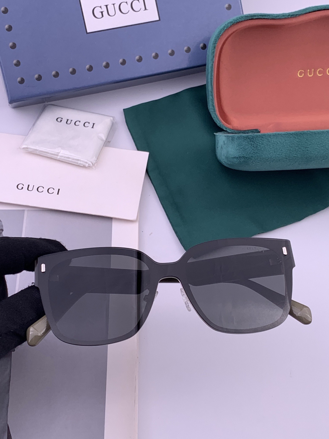 GUCCI  新款连体尼龙偏光太眼镜，情侣款时尚方框太阳镜佩戴舒适网红潮流款墨镜，大气女人范儿，大脸小脸
