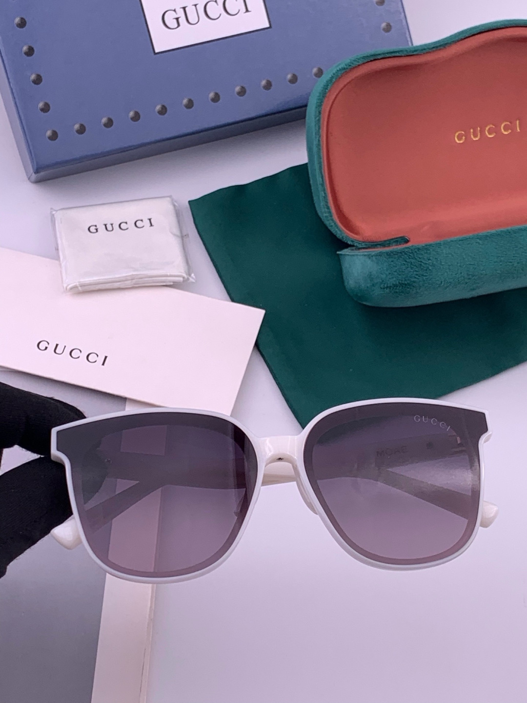 GUCCI  新款尼龙偏光太眼镜，情侣款时尚方框太阳镜佩戴舒适网红潮流款墨镜，大气女人范儿，大脸小脸都好