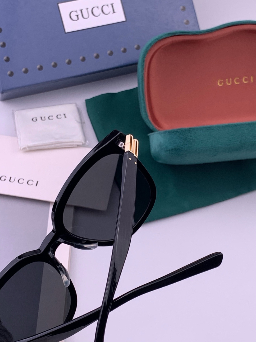 GUCCI  新款尼龙偏光太眼镜，情侣款时尚方框太阳镜佩戴舒适网红潮流款墨镜，大气女人范儿，大脸小脸都好