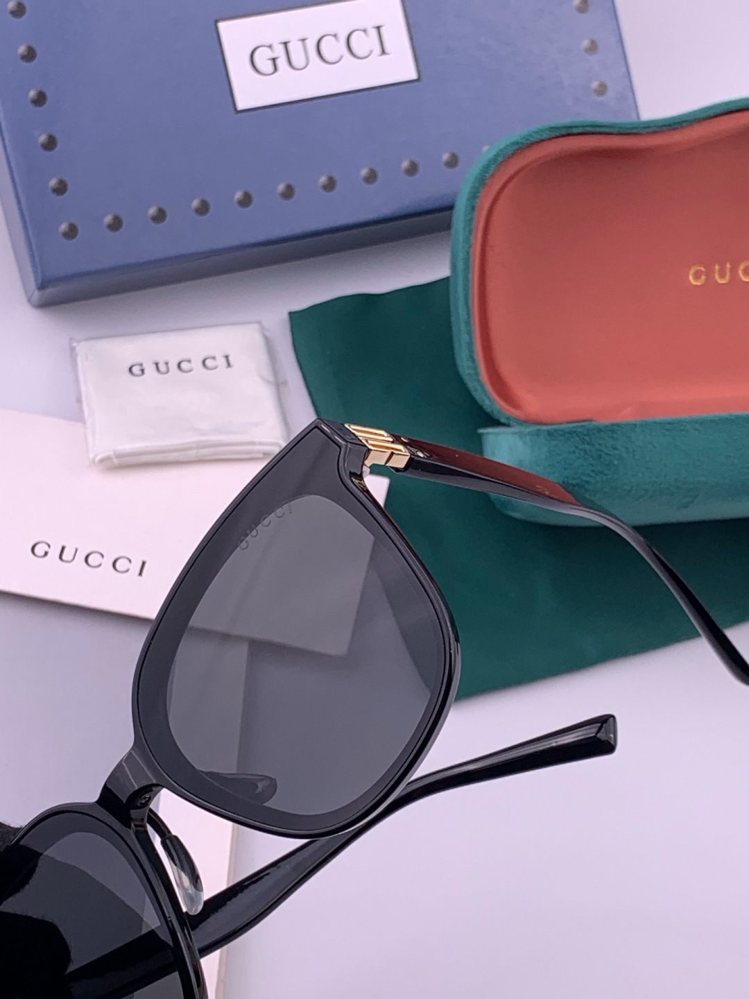 GUCCI  新款尼龙偏光太眼镜，情侣款时尚方框太阳镜佩戴舒适网红潮流款墨镜，大气女人范儿，大脸小脸都好