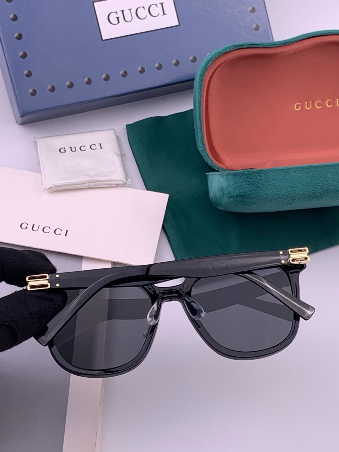 GUCCI  新款尼龙偏光太眼镜，情侣款时尚方框太阳镜佩戴舒适网红潮流款墨镜，大气女人范儿，大脸小脸都好