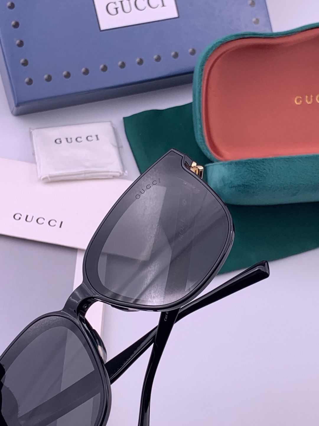 GUCCI  新款尼龙偏光太眼镜，情侣款时尚方框太阳镜佩戴舒适网红潮流款墨镜，大气女人范儿，大脸小脸都好