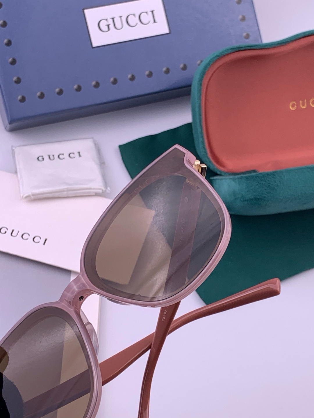 GUCCI  新款尼龙偏光太眼镜，情侣款时尚方框太阳镜佩戴舒适网红潮流款墨镜，大气女人范儿，大脸小脸都好