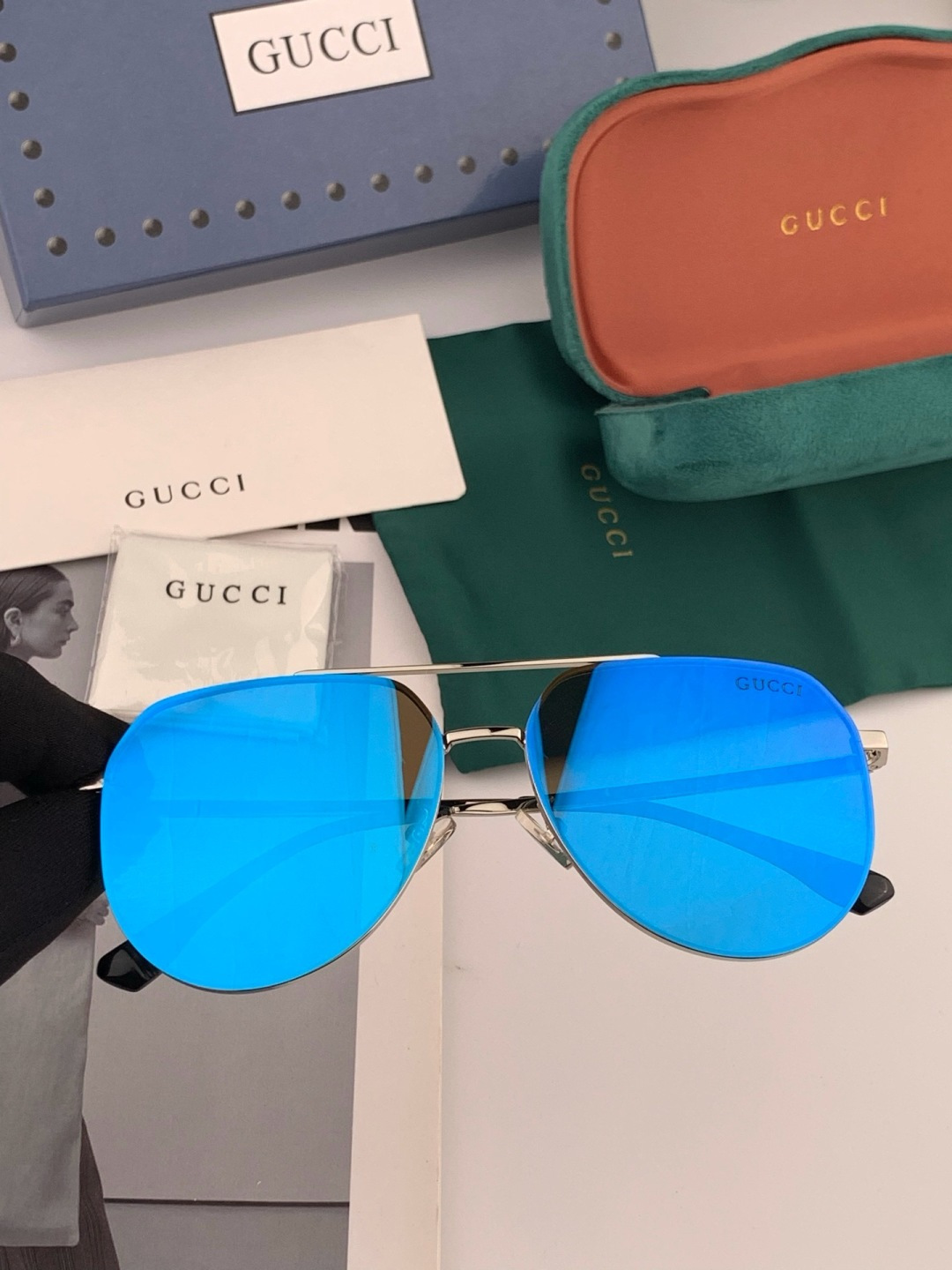 GUCCI 男款炫彩飞行员偏光太阳镜 ❤️材质：高清尼龙加厚卡槽高清偏光镜片 🌹无边框镜架💕颜👍型号：G