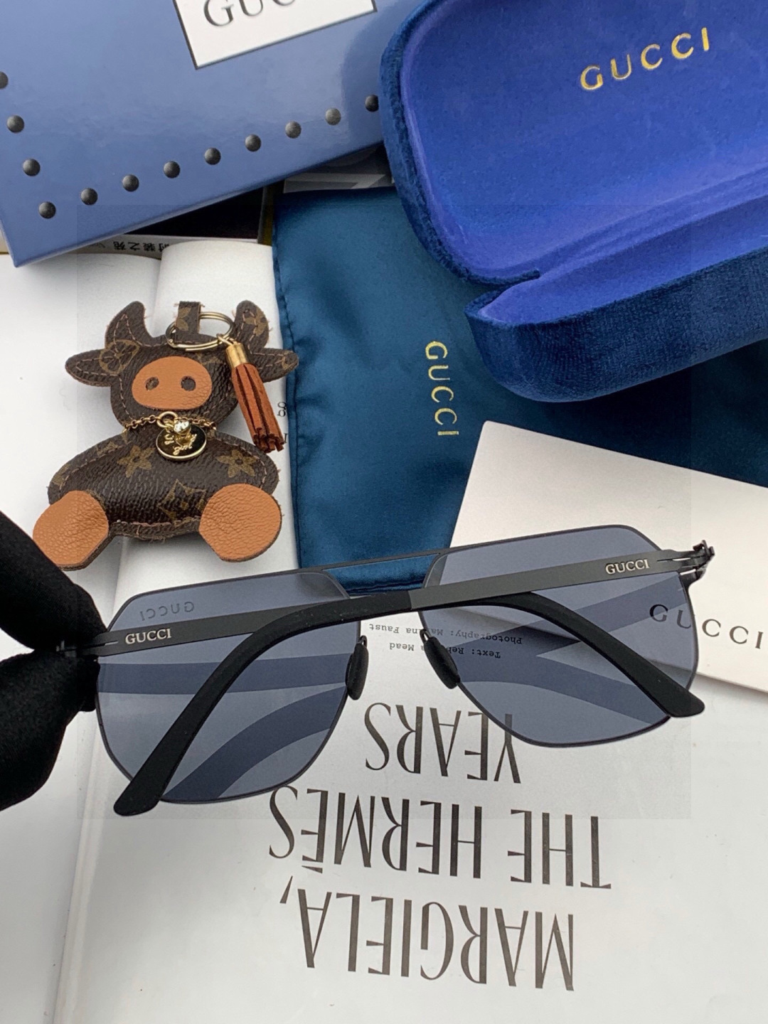 GUCCI  新款男女情侣款太阳镜多边形墨镜iP电镀永不褪色 超轻超有弹性整幅眼镜无螺丝重要的是压不坏 