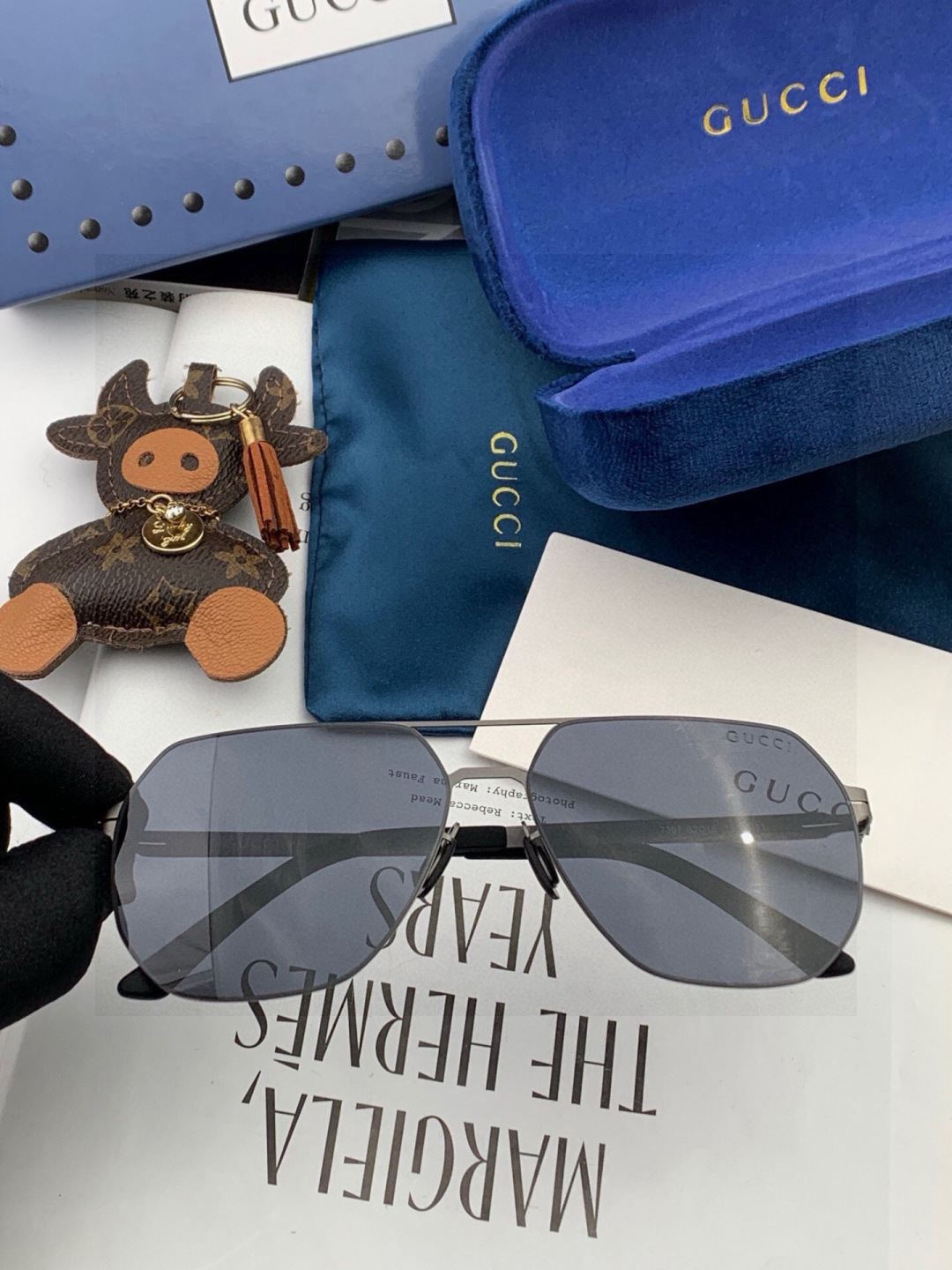 GUCCI  新款男女情侣款太阳镜多边形墨镜iP电镀永不褪色 超轻超有弹性整幅眼镜无螺丝重要的是压不坏 