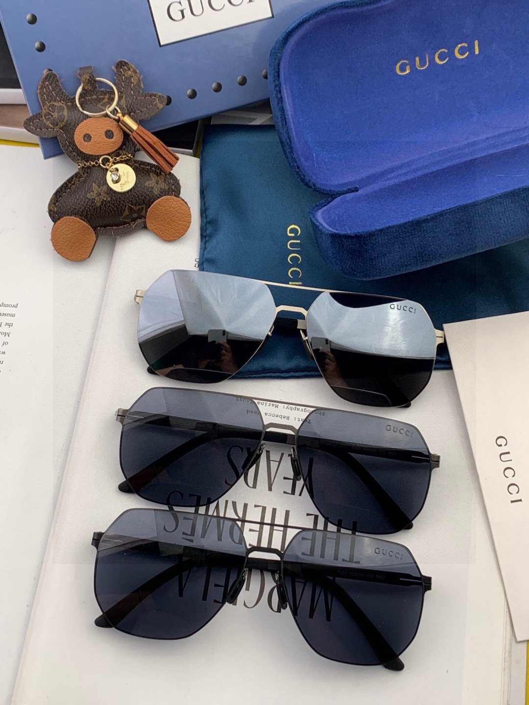 GUCCI  新款男女情侣款太阳镜多边形墨镜iP电镀永不褪色 超轻超有弹性整幅眼镜无螺丝重要的是压不坏 