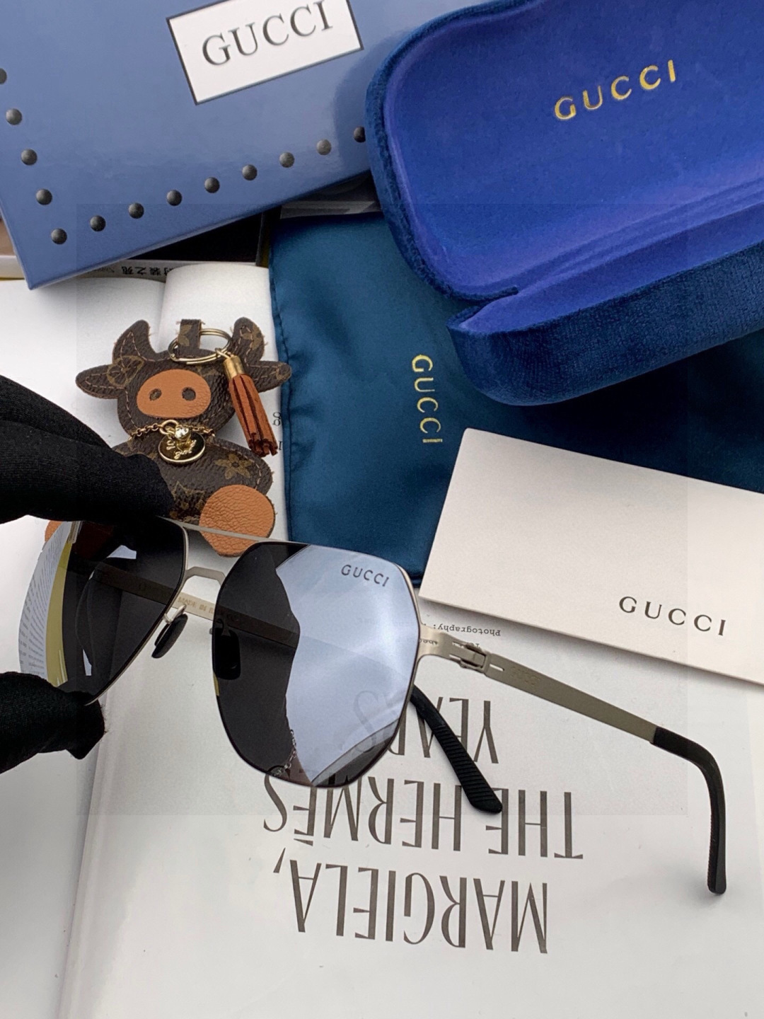 GUCCI  新款男女情侣款太阳镜多边形墨镜iP电镀永不褪色 超轻超有弹性整幅眼镜无螺丝重要的是压不坏 
