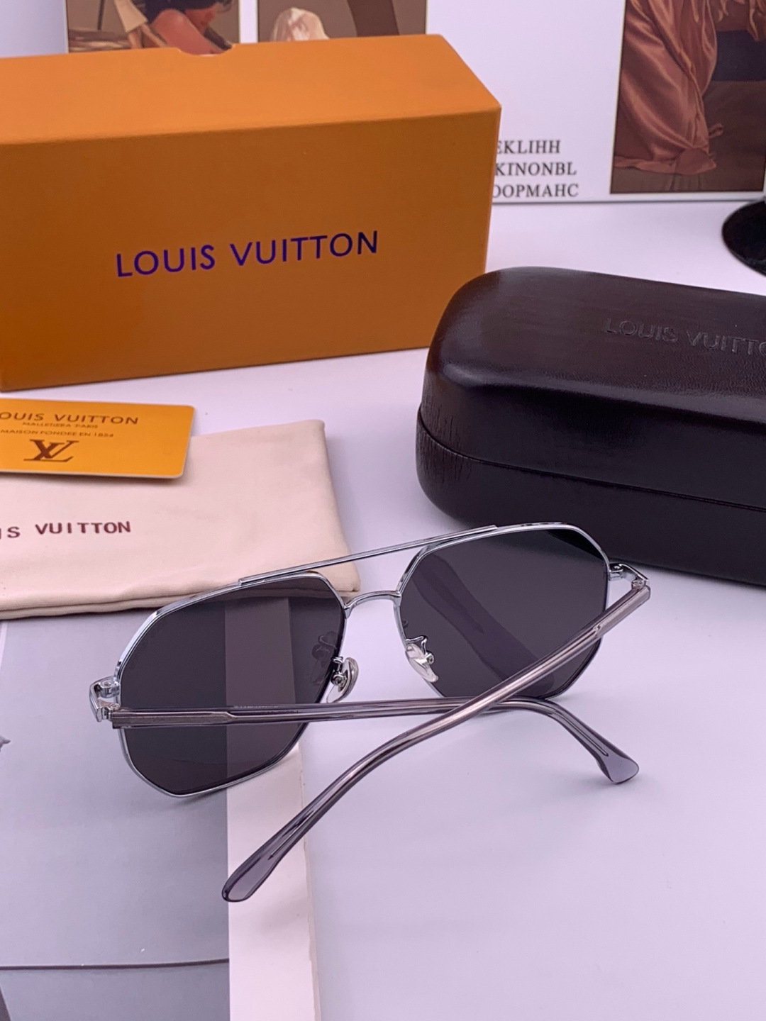 LV 🔥  高品质男女款墨镜   👍 进口宝丽来偏光镜片  🔥蛤蟆镜 开车钓鱼都可 🔥百搭显瘦墨镜韩版男