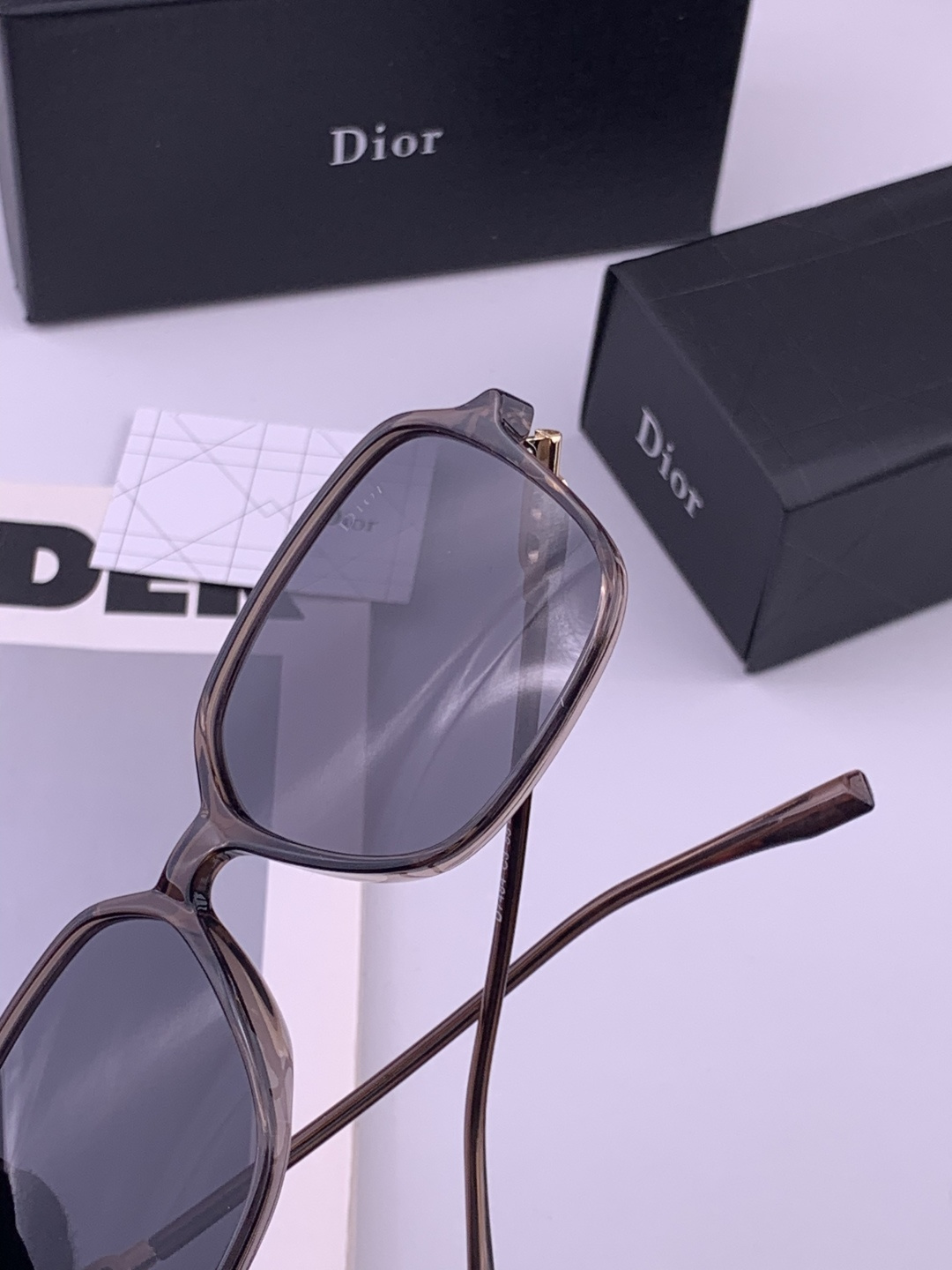🔺 【DIOR】开春新款 潮流爆款 时尚圆框偏光太阳镜 高品质 佩戴舒适 网红潮款墨镜 女士高清加厚偏光
