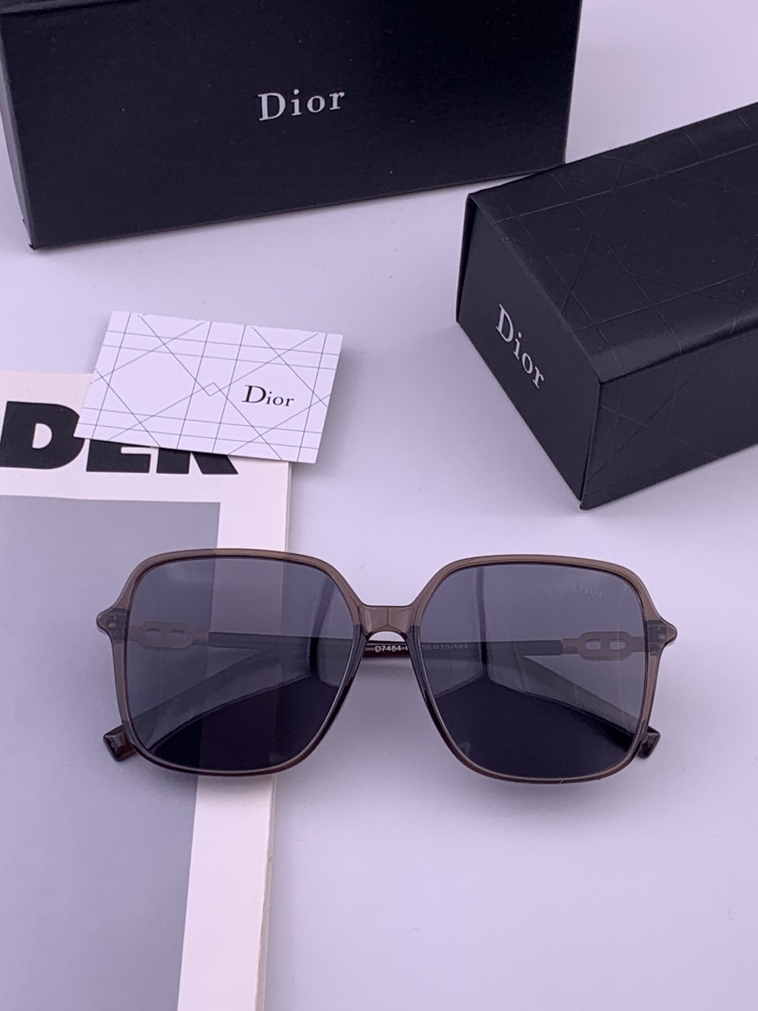 🔺 【DIOR】开春新款 潮流爆款 时尚圆框偏光太阳镜 高品质 佩戴舒适 网红潮款墨镜 女士高清加厚偏光