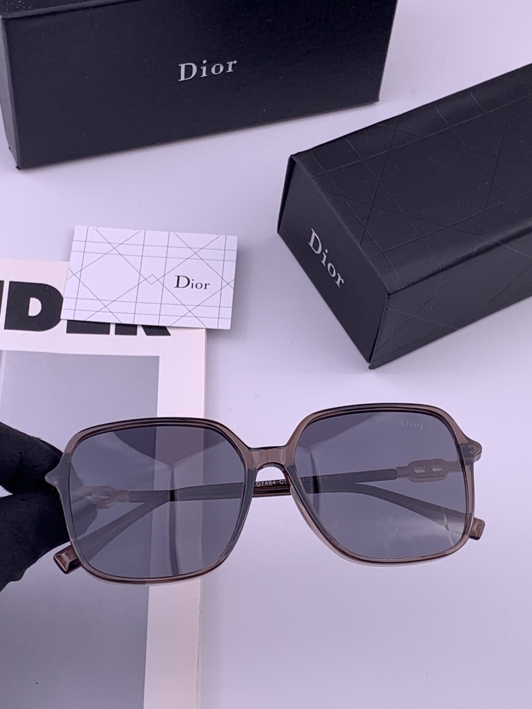 🔺 【DIOR】开春新款 潮流爆款 时尚圆框偏光太阳镜 高品质 佩戴舒适 网红潮款墨镜 女士高清加厚偏光