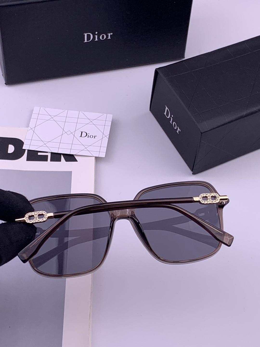🔺 【DIOR】开春新款 潮流爆款 时尚圆框偏光太阳镜 高品质 佩戴舒适 网红潮款墨镜 女士高清加厚偏光