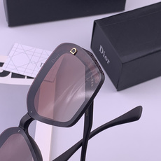 🔺 【DIOR-迪奥】开春新款 潮流爆款 时尚方框偏光太阳镜 高品质 佩戴舒适 网红潮款墨镜 女士高清偏 🔺 【DIOR-迪奥】开春新款 潮流爆款 时尚方框偏光太阳镜 高品质 佩戴舒适 网红潮款墨镜 女士高清偏