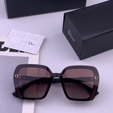 🔺 【DIOR-迪奥】开春新款 潮流爆款 时尚方框偏光太阳镜 高品质 佩戴舒适 网红潮款墨镜 女士高清偏 🔺 【DIOR-迪奥】开春新款 潮流爆款 时尚方框偏光太阳镜 高品质 佩戴舒适 网红潮款墨镜 女士高清偏