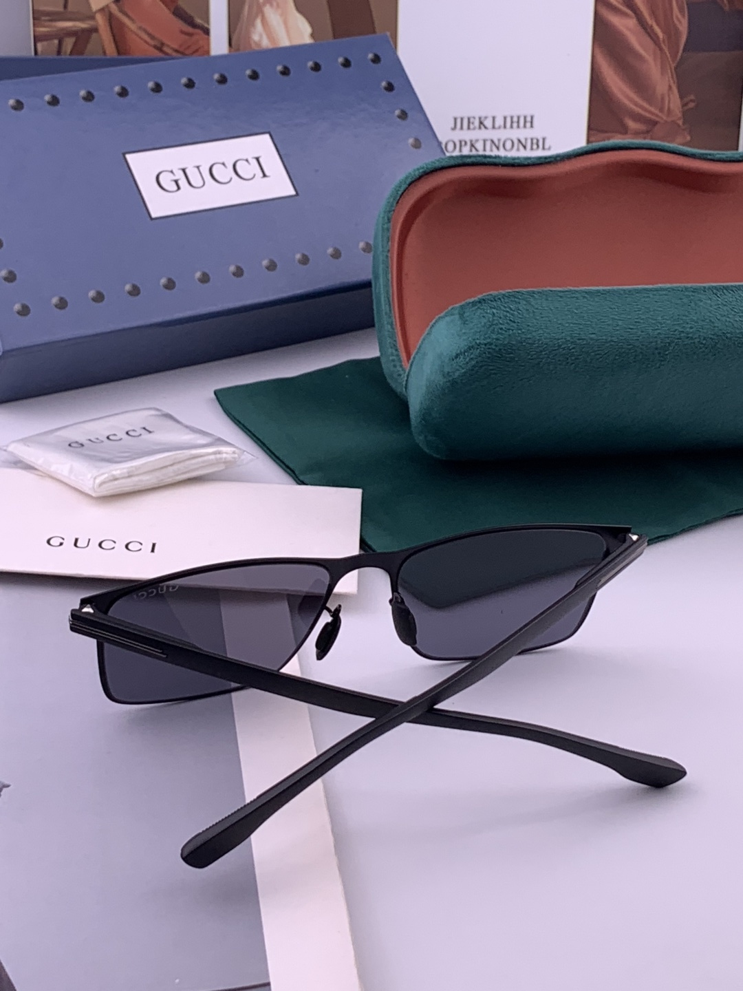 GUCCI 男款炫彩飞行员偏光太阳镜 ❤️材质：高清尼龙加厚卡槽高清偏光镜片 🌹无边框镜架💕颜👍型号：G