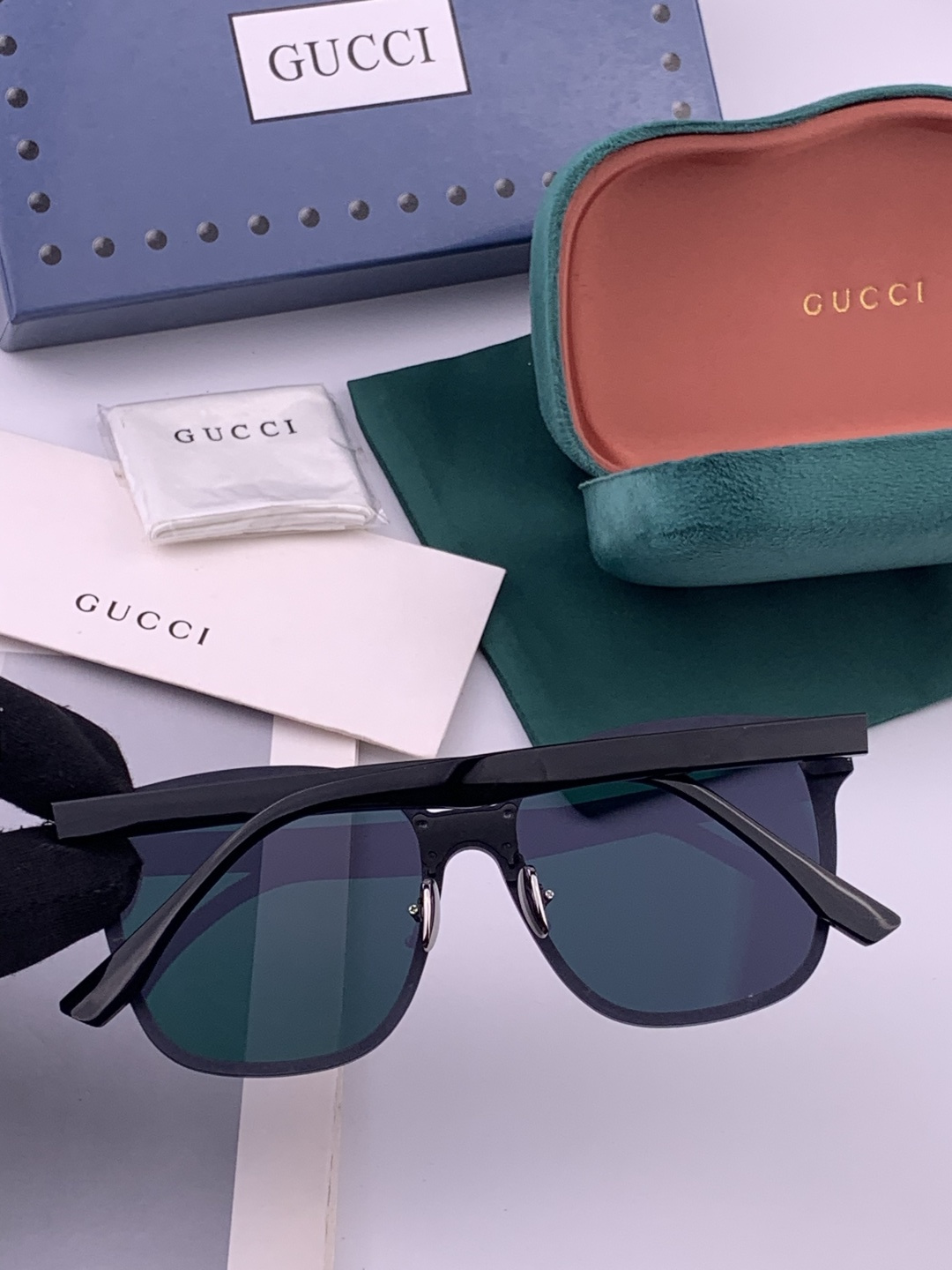 连体镜GUCCI开春新款一体镜 大框太阳镜男女同款 😎 爆款大框尼龙太阳镜 超逼格超酷 镜腿品牌设计感强