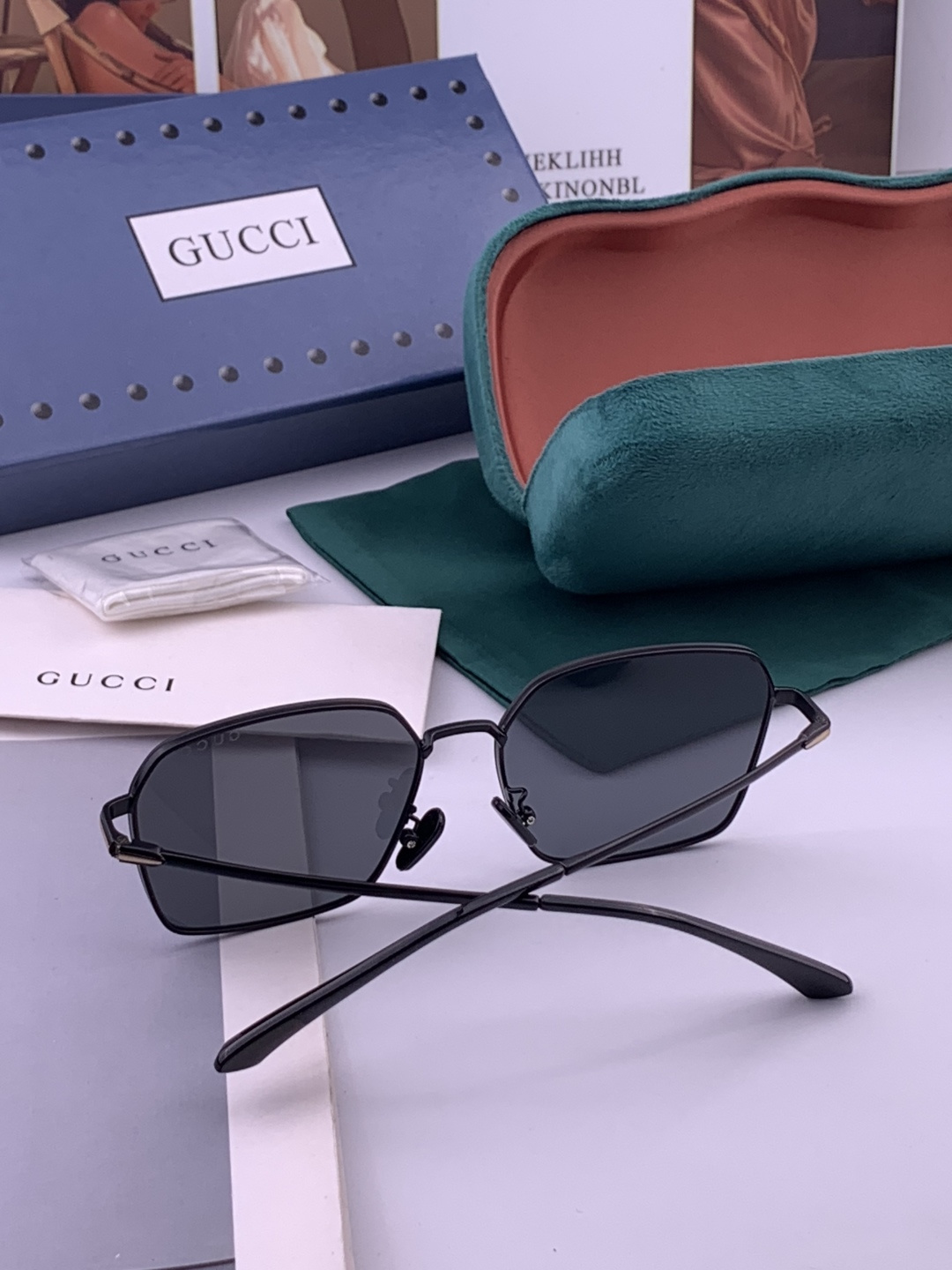 GUCCI 男款炫彩飞行员偏光太阳镜 ❤️材质：高清尼龙加厚卡槽高清偏光镜片 🌹无边框镜架💕颜👍型号：G