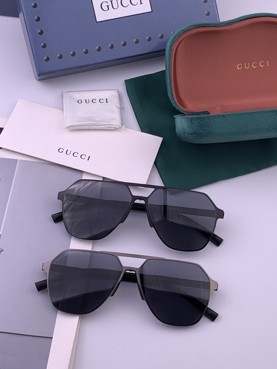 GUCCI 男款炫彩飞行员偏光太阳镜 ❤️材质：高清尼龙加厚卡槽高清偏光镜片 🌹无边框镜架💕颜👍型号：G