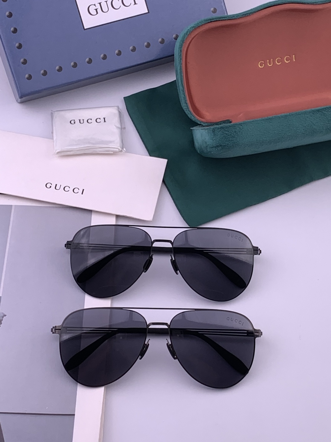 GUCCI 男款炫彩飞行员偏光太阳镜 ❤️材质：高清尼龙加厚卡槽高清偏光镜片 🌹无边框镜架💕颜👍型号：G