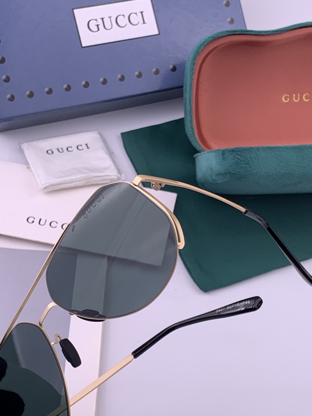 ♦️ GUCCI 新款男女情侣款太阳镜多边形墨镜iP电镀永不褪色 超轻超有弹性整幅眼镜无螺丝重要的是压不