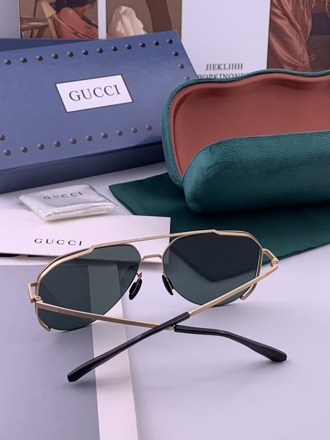 ♦️ GUCCI 新款男女情侣款太阳镜多边形墨镜iP电镀永不褪色 超轻超有弹性整幅眼镜无螺丝重要的是压不