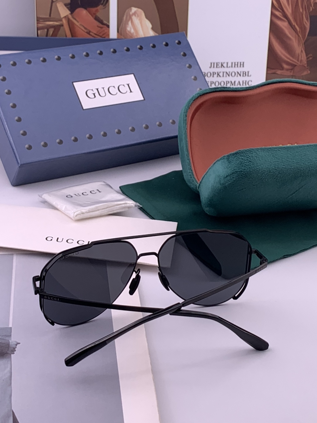 ♦️ GUCCI 新款男女情侣款太阳镜多边形墨镜iP电镀永不褪色 超轻超有弹性整幅眼镜无螺丝重要的是压不