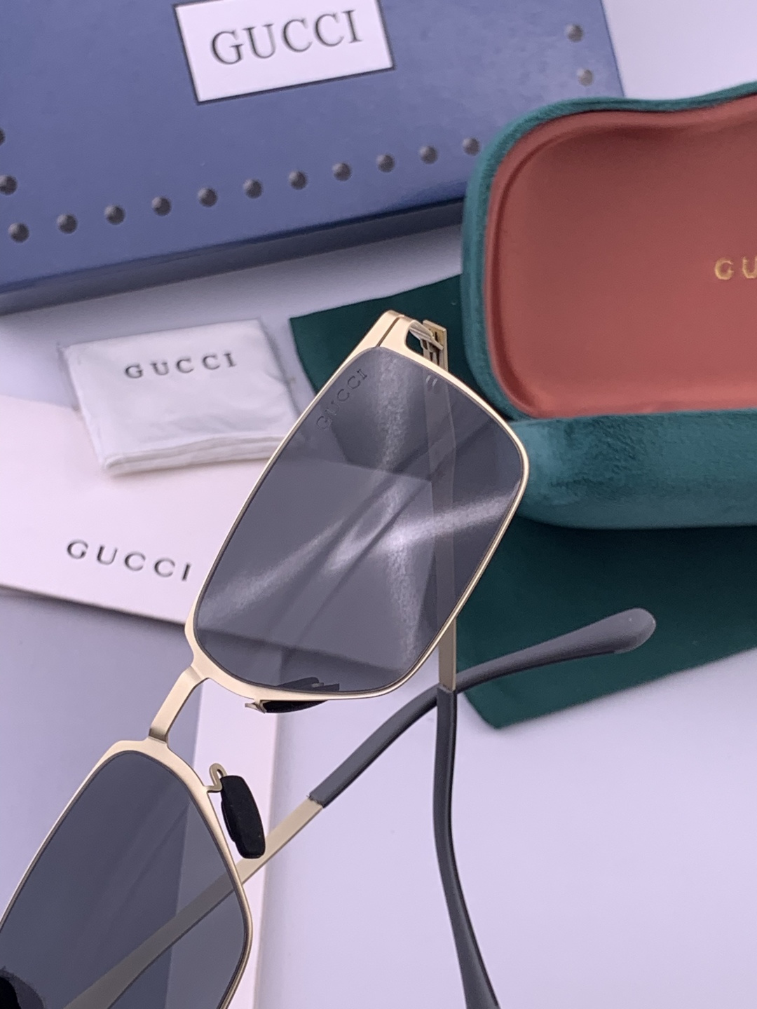 ♦️GUCCI 新款男女情侣款太阳镜多边形墨镜iP电镀永不褪色 超轻超有弹性整幅眼镜无螺丝重要的是压不坏