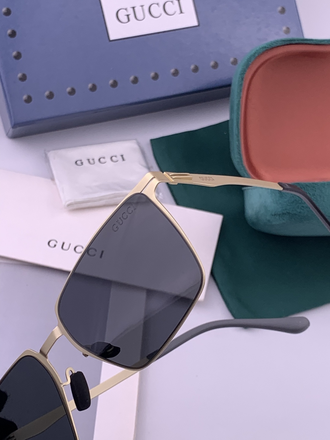 ♦️GUCCI 新款男女情侣款太阳镜多边形墨镜iP电镀永不褪色 超轻超有弹性整幅眼镜无螺丝重要的是压不坏