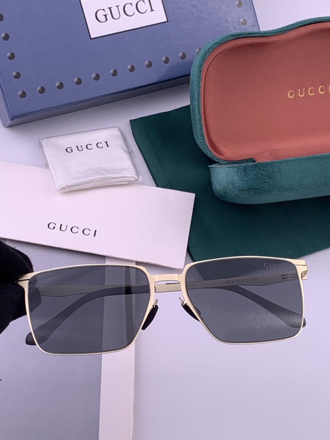 ♦️GUCCI 新款男女情侣款太阳镜多边形墨镜iP电镀永不褪色 超轻超有弹性整幅眼镜无螺丝重要的是压不坏