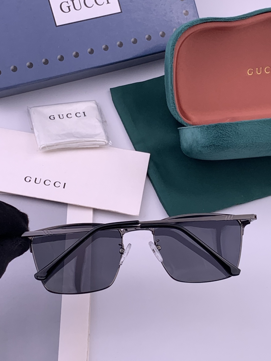 Gucci 🔥  高品质男女款墨镜   👍 进口宝丽来偏光镜片  🔥蛤蟆镜 开车钓鱼都可 🔥百搭显瘦墨镜