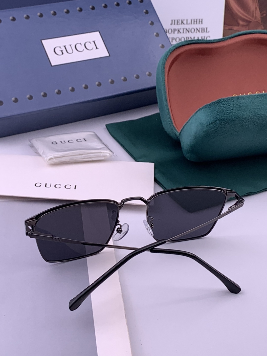 Gucci 🔥  高品质男女款墨镜   👍 进口宝丽来偏光镜片  🔥蛤蟆镜 开车钓鱼都可 🔥百搭显瘦墨镜
