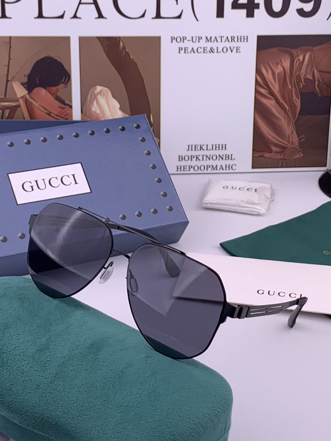 GUCC* 新款男女情侣款太阳iP电镀永不褪色 卖点：超轻超有弹性整幅眼镜无螺丝重要的是压不坏、镜片：高