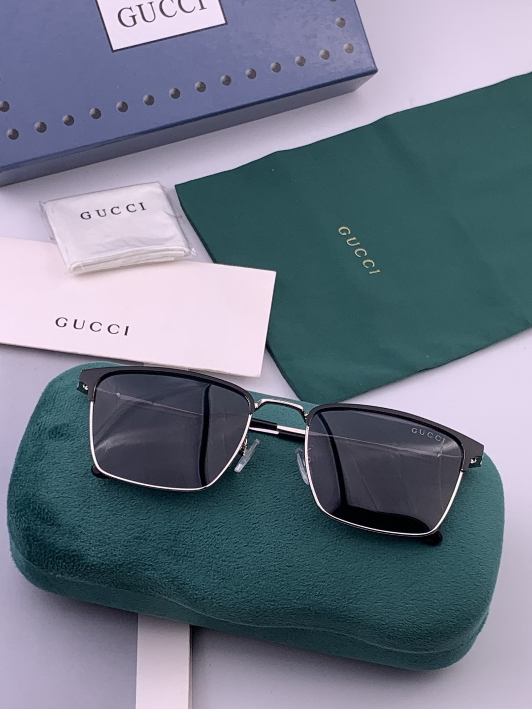 Gucci 🔥  高品质男女款墨镜   👍 进口宝丽来偏光镜片  🔥蛤蟆镜 开车钓鱼都可 🔥百搭显瘦墨镜